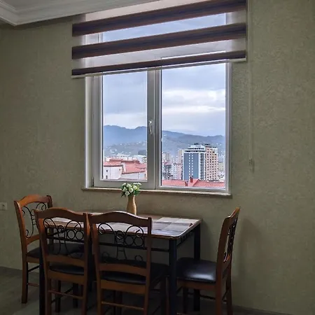 Berapartment With Mountain View Batumi Zewnętrze zdjęcie
