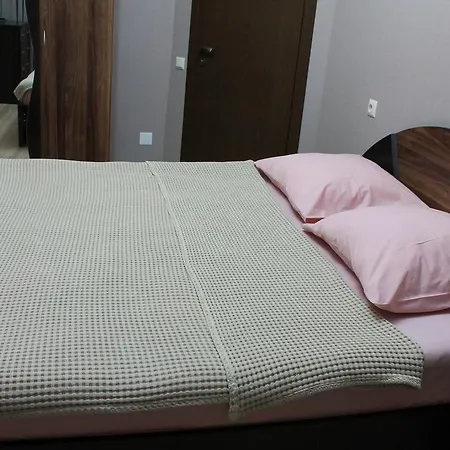 Berapartment With Mountain View Batumi Zewnętrze zdjęcie