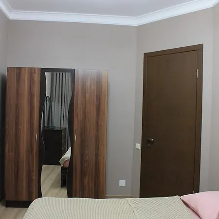 Berapartment With Mountain View Batumi Zewnętrze zdjęcie