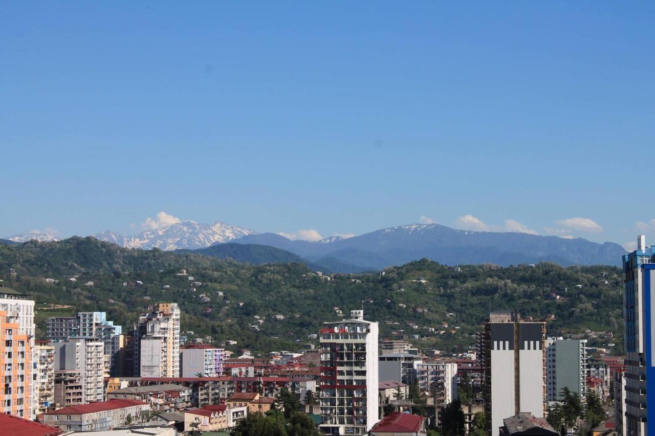 Berapartment With Mountain View Apartament Batumi