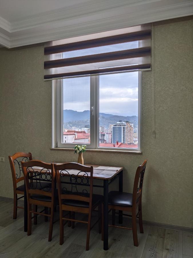 Berapartment With Mountain View Apartament Batumi